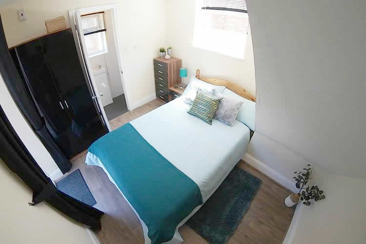 Ensuite accommodation for 2 students